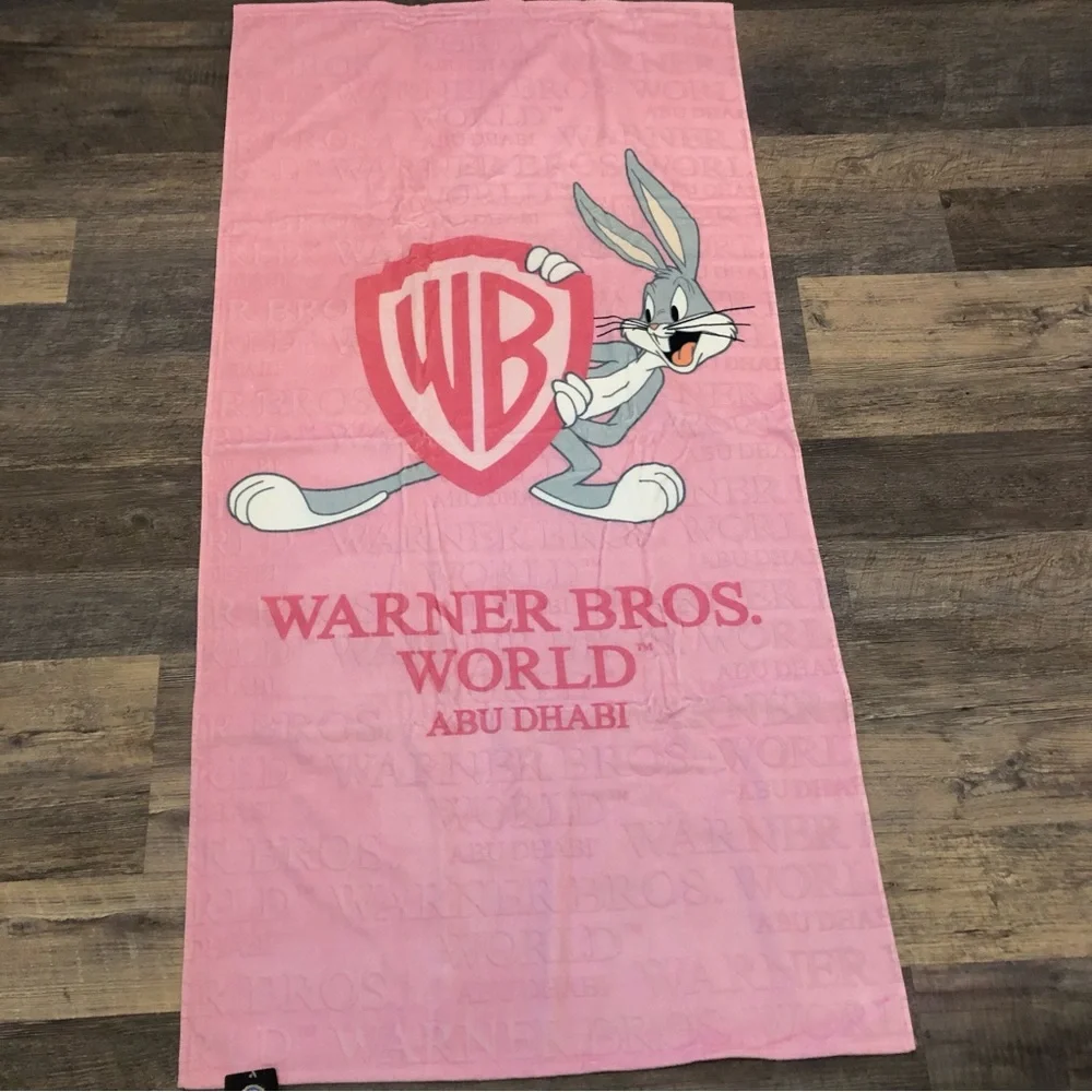 NWT Warner Bros. Bugs Bunny Beach Towel